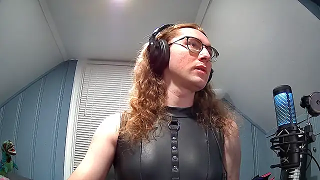 Snapshot of awe-manda chatting on January 24, 2:07 am awe-manda online show from January 24, 2:07 am