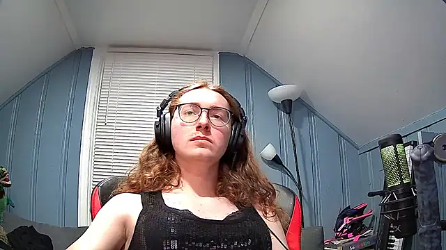 Snapshot of awe-manda chatting on January 25, 1:32 am awe-manda online show from January 25, 1:32 am