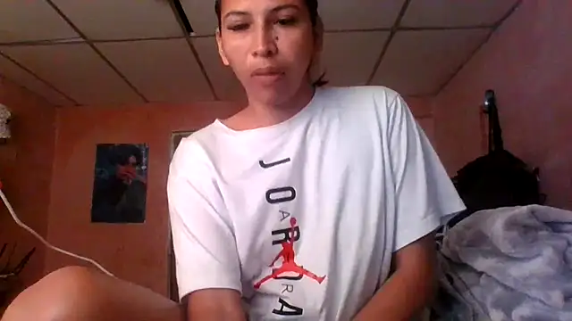 Snapshot of ammy_lee20 chatting on January 8, 8:18 pm ammy lee20 online show from January 8, 8:18 pm