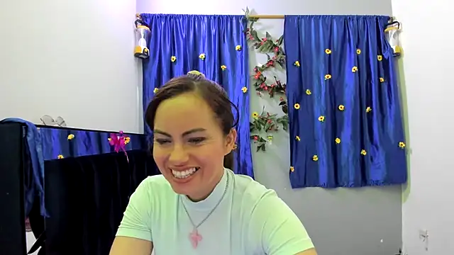 ShairaMarss online show from November 6, 2:40 pm