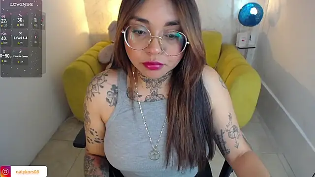 Snapshot of natyk_m chatting on February 7, 7:17 pm natyk m online show from February 7, 7:17 pm