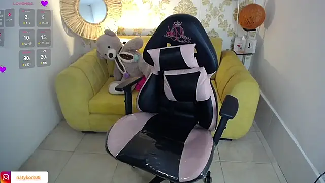 Snapshot of natyk_m chatting on March 12, 10:39 pm natyk m online show from March 12, 10:39 pm