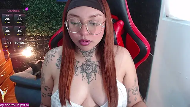 Snapshot of natyk_m chatting on October 31, 2:18 pm natyk m online show from October 31, 2:18 pm