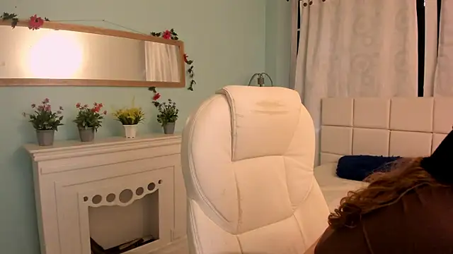 alaia greyy online show from February 10, 1:44 pm