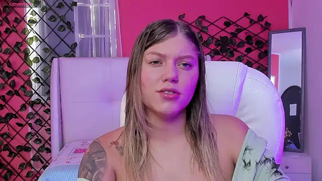 alaia greyy online show from June 25, 12:53 pm