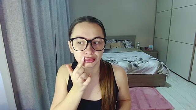 singletrouble online show from December 18, 6:08 am