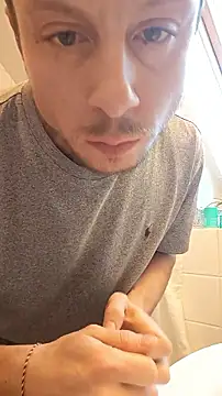 Snapshot of Vyda4 chatting on November 12, 9:32 am Vyda4 online show from November 12, 9:32 am