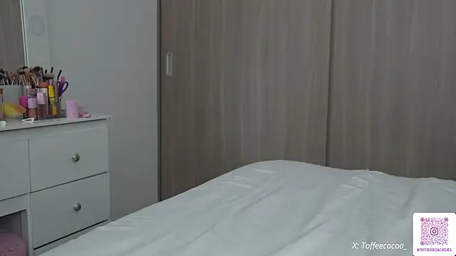 sophi lii online show from October 6, 5:32 pm