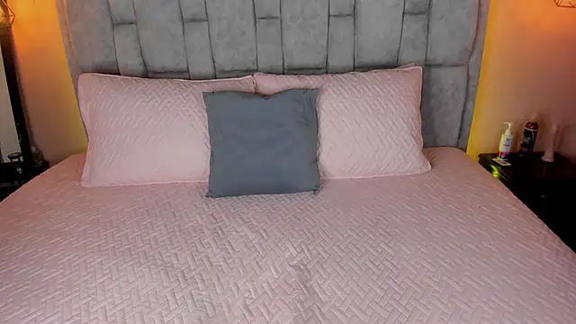 Snapshot of Melody_thonson chatting on February 21, 7:01 am Melody thonson online show from February 21, 7:01 am