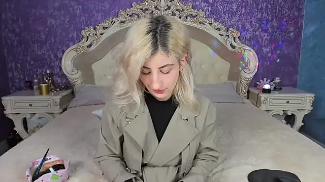 wawmom online show from March 17, 8:12 pm