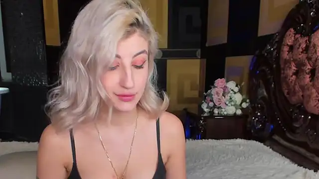 wawmom online show from March 23, 6:56 pm