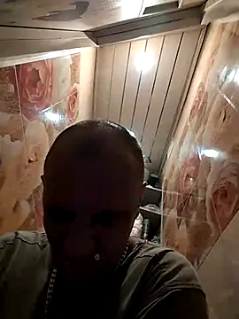 Snapshot of MaxDevilWhite chatting on September 30, 8:30 am MaxDevilWhite online show from September 30, 8:30 am