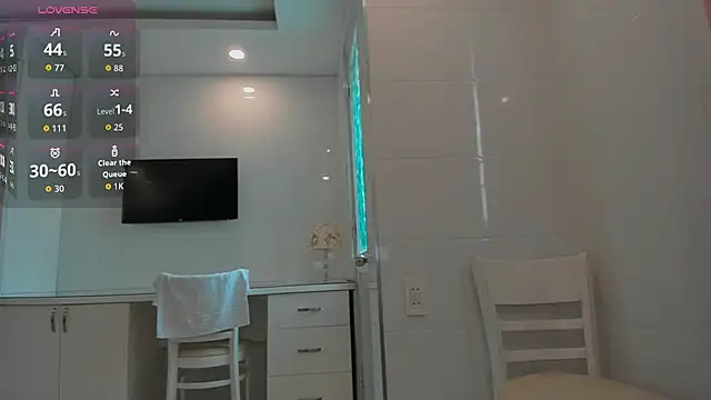 Snapshot of Yuki_miiii chatting on November 22, 12:09 am Yuki miiii online show from November 22, 12:09 am