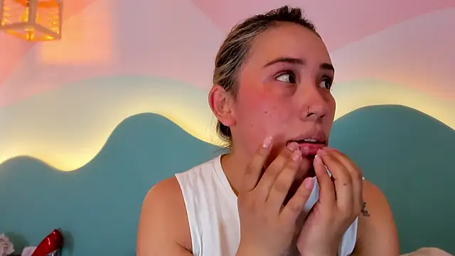 Lannajansen online show from December 20, 1:40 pm