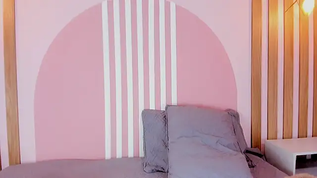 Lannajansen online show from March 2, 2:13 pm