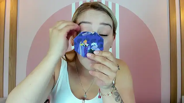 Lannajansen online show from March 28, 1:22 pm