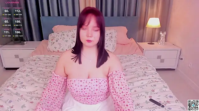 Snapshot of maya_suun chatting on March 10, 8:26 am maya suun online show from March 10, 8:26 am