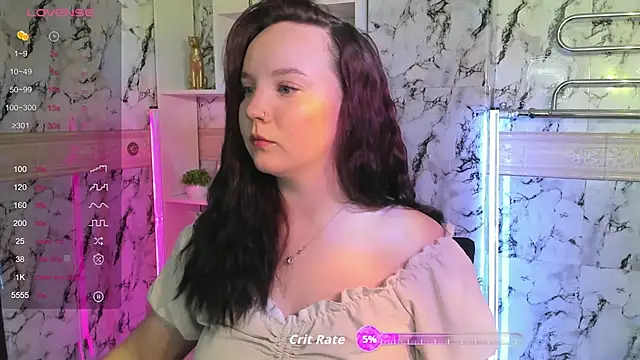 Snapshot of maya_suun chatting on October 4, 1:58 am maya suun online show from October 4, 1:58 am