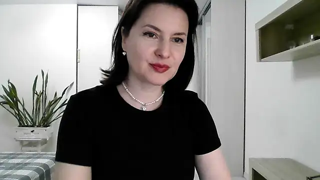 Victoria Glam online show from September 19, 5:35 pm