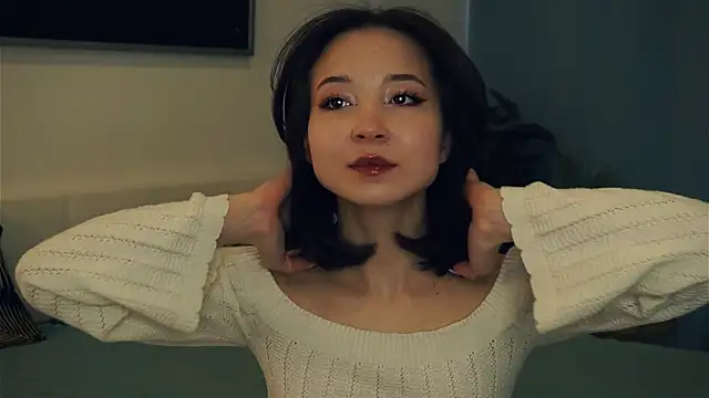 VeronaCritchlow online show from February 5, 7:50 am