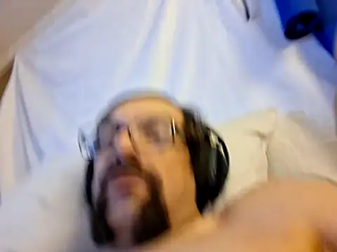 Snapshot of Johndis805 chatting on November 20, 8:19 pm Johndis805 online show from November 20, 8:19 pm