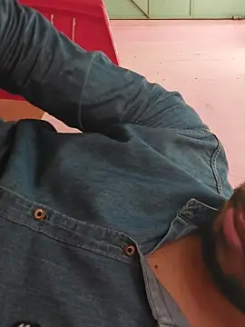 Snapshot of Extrembox5 chatting on November 13, 10:03 am Extrembox5 online show from November 13, 10:03 am