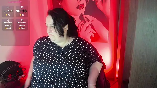 QueenOfHaze online show from April 17, 7:44 am