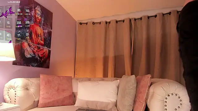 Snapshot of Hannah_Jonhson chatting on March 22, 4:24 am Hannah Jonhson online show from March 22, 4:24 am