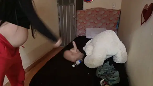 Snapshot of MelodyHott2 chatting on February 12, 7:31 pm MelodyHott2 online show from February 12, 7:31 pm