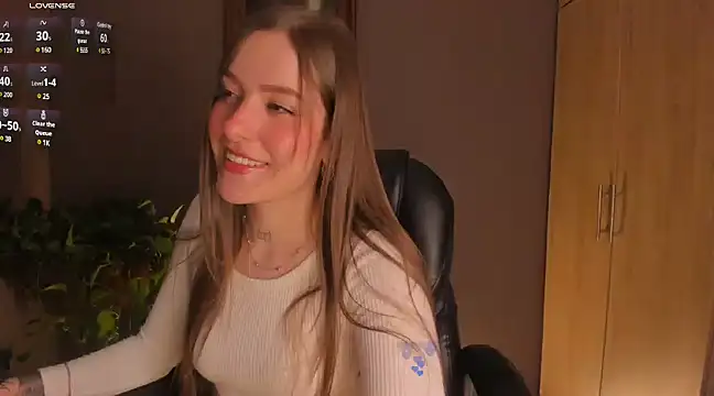 Snapshot of eilynxx chatting on February 2, 12:09 am eilynxx online show from February 2, 12:09 am