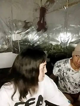 parejarica420 online show from May 5, 5:21 pm