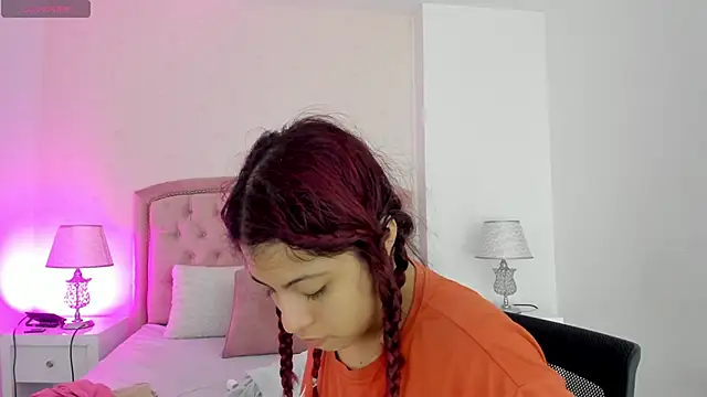 Kendall  Fox online show from October 27, 6:06 am