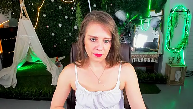 EmiliaBedy online show from March 31, 9:10 am