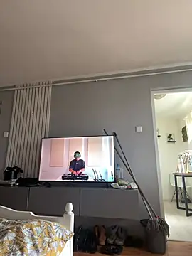 bunnythetailor online show from April 4, 6:33 am