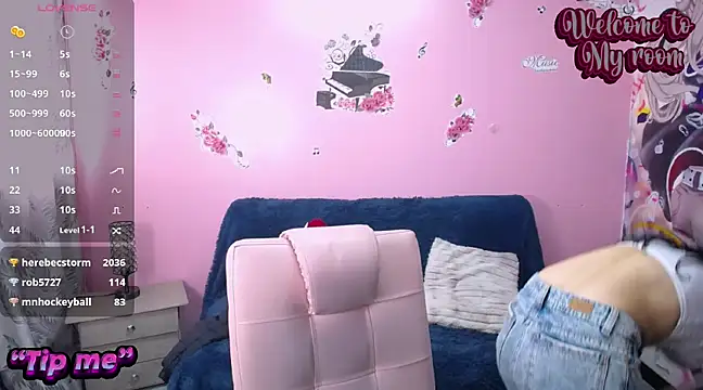 Snapshot of Sofii_cutee chatting on January 25, 6:35 pm Sofii cutee online show from January 25, 6:35 pm