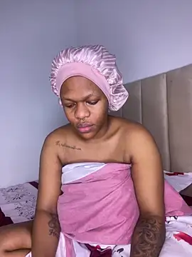 Boneca25 online show from March 9, 10:52 am