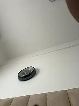 Boneca25 online show from March 31, 8:48 am