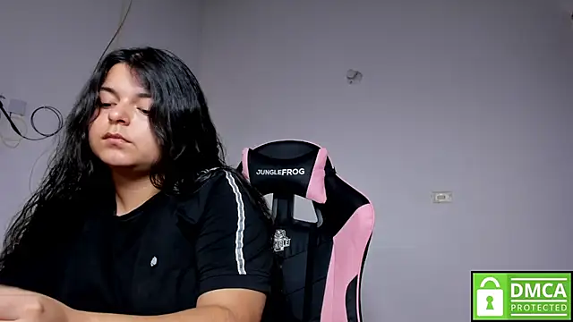 Snapshot of Little_Shaara chatting on November 25, 8:42 pm Little Shaara online show from November 25, 8:42 pm