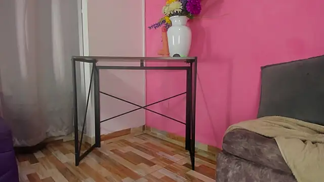 Snapshot of evaa_greey chatting on February 1, 2:16 am evaa greey online show from February 1, 2:16 am