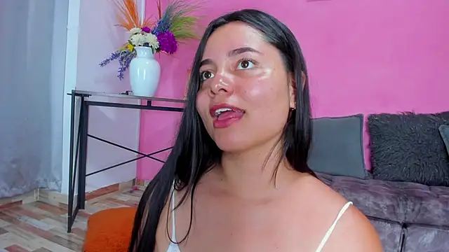 Snapshot of evaa_greey chatting on February 9, 11:36 pm evaa greey online show from February 9, 11:36 pm