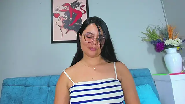 Snapshot of evaa_greey chatting on October 18, 8:09 pm evaa greey online show from October 18, 8:09 pm