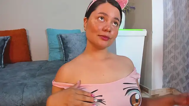 Snapshot of evaa_greey chatting on October 24, 8:05 pm evaa greey online show from October 24, 8:05 pm