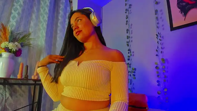 Snapshot of evaa_greey chatting on November 28, 8:22 pm evaa greey online show from November 28, 8:22 pm