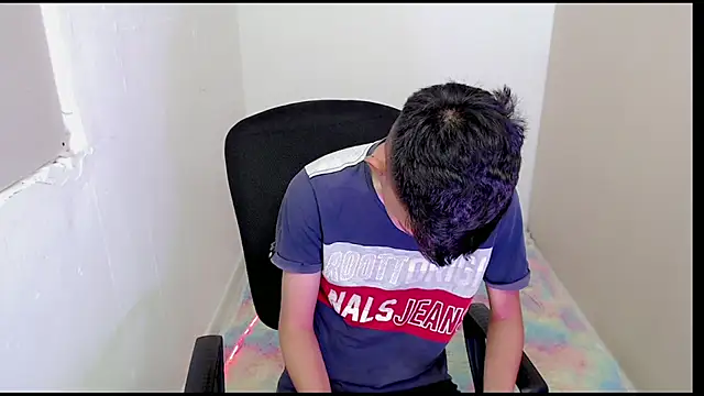 Snapshot of Alexxx_lov chatting on February 26, 12:36 pm Alexxx lov online show from February 26, 12:36 pm