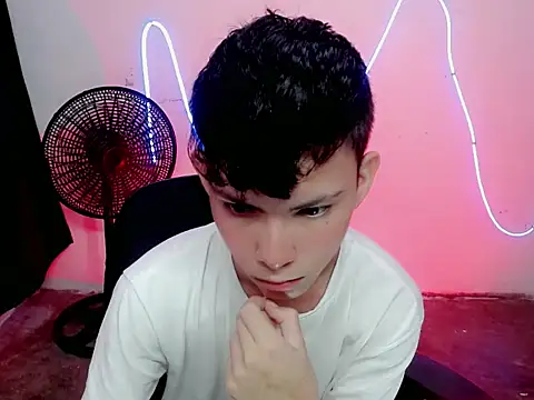 Alexxx lov online show from December 19, 1:07 pm