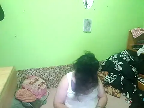 Snapshot of Adrianka chatting on June 3, 12:57 am Adrianka online show from June 3, 12:57 am