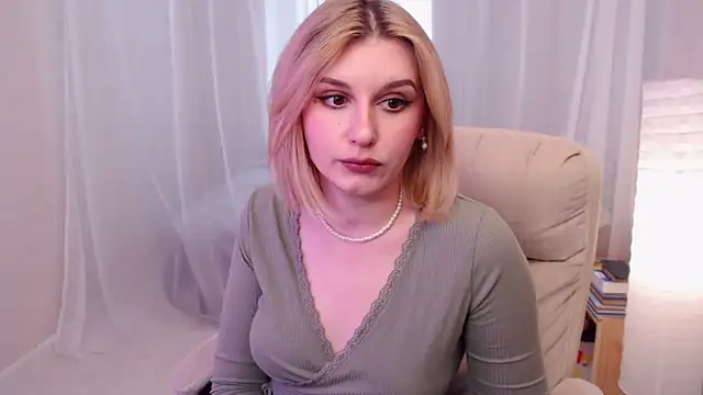 Snapshot of Freya_Celestial chatting on February 11, 12:37 pm Freya Celestial online show from February 11, 12:37 pm