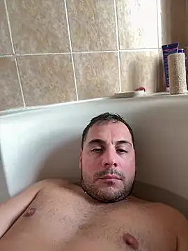 justeqqun online show from February 16, 4:10 pm