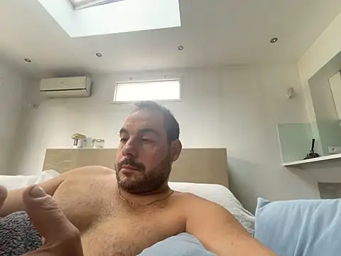 justeqqun online show from November 10, 10:36 am