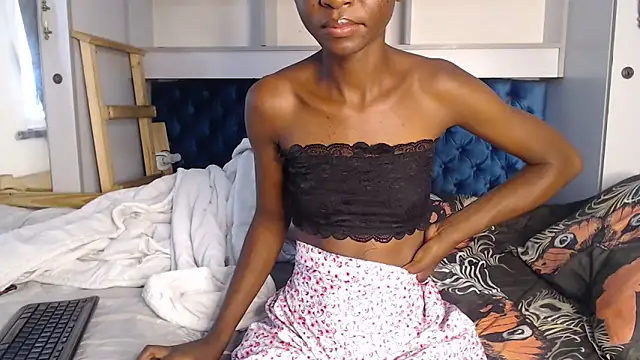 Snapshot of YoungDiva69 chatting on February 3, 11:20 am YoungDiva69 online show from February 3, 11:20 am